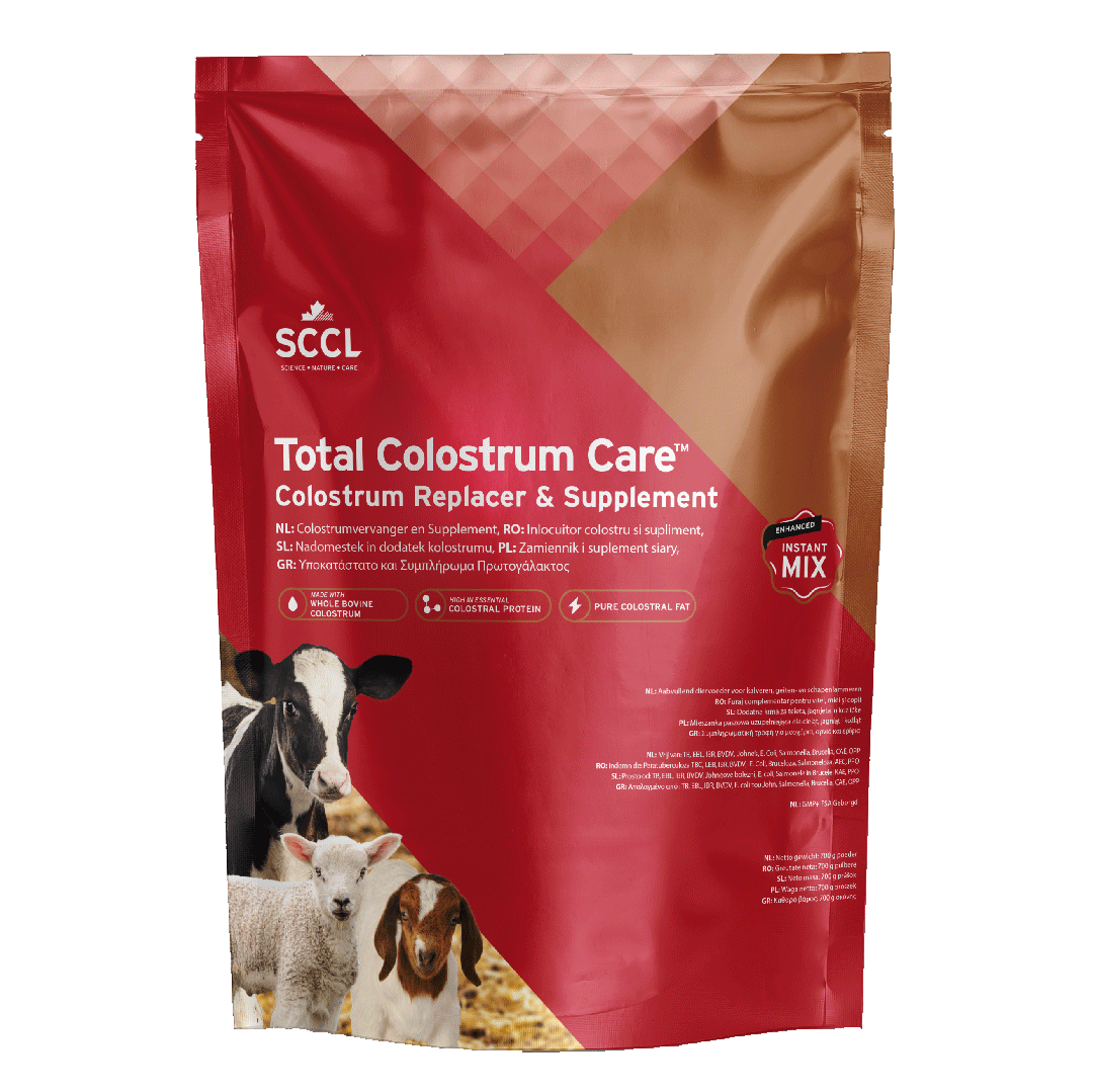 NL,-PO,-RO,-SL,-GR-Total-Colostrum-Care_700g-Bag_Front_EU-–-Multi-country-comp-1